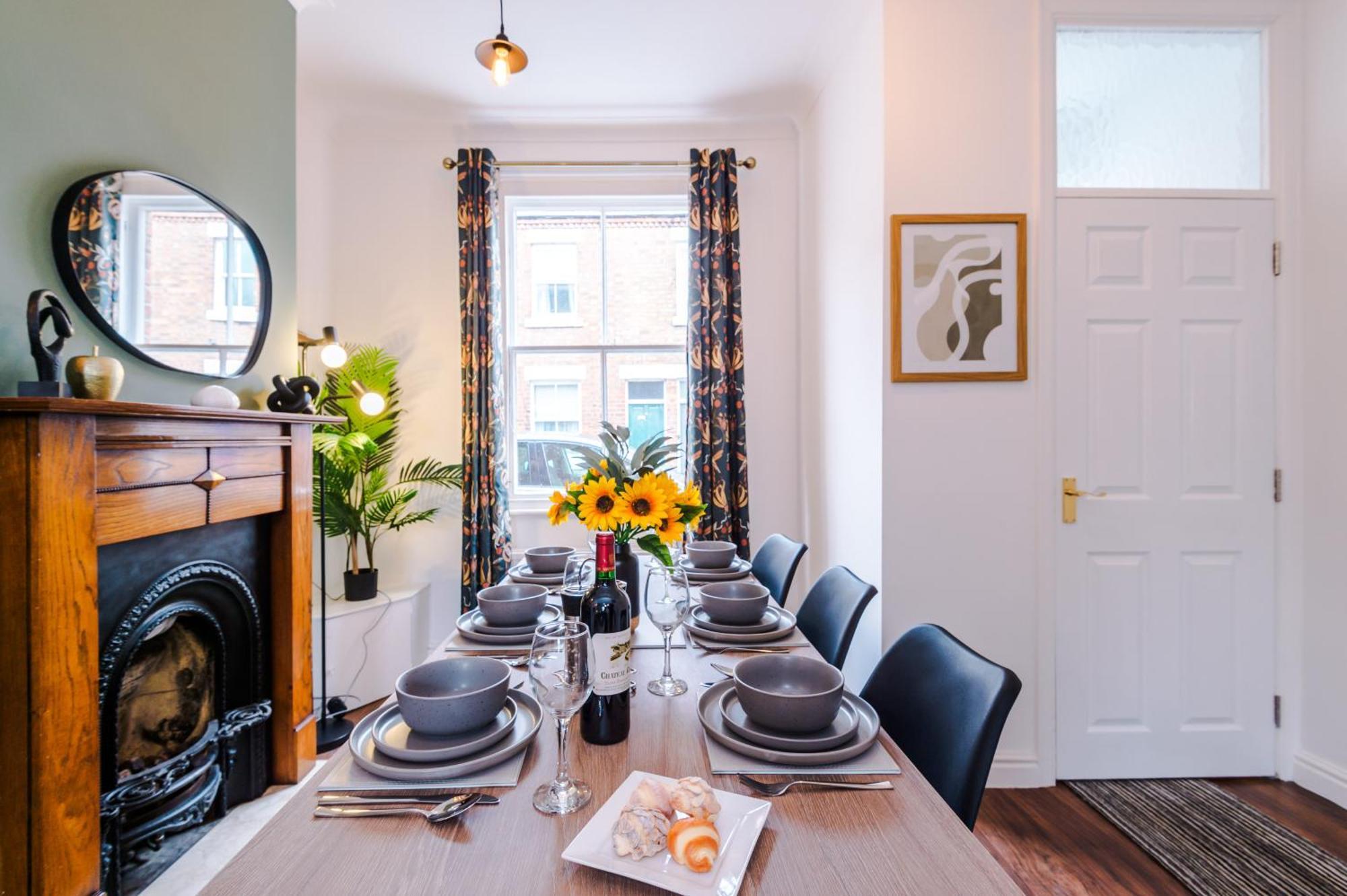 New! Stunning 2-Bed City-Centre Home In Chester By 53 Degrees Property - Ideal For Couples & Groups - Sleeps 6! Exterior foto