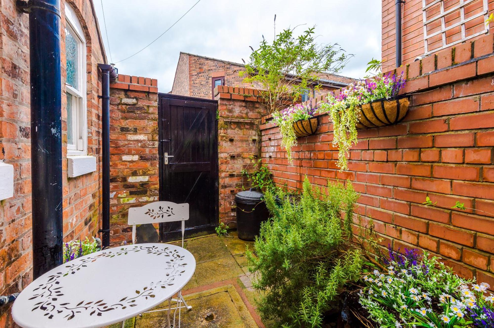 New! Stunning 2-Bed City-Centre Home In Chester By 53 Degrees Property - Ideal For Couples & Groups - Sleeps 6! Exterior foto